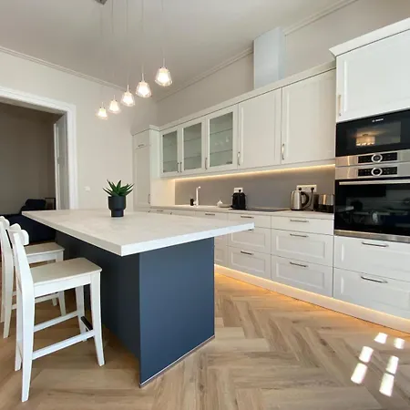 Apartment Five Stars Experience Bestern Szeged